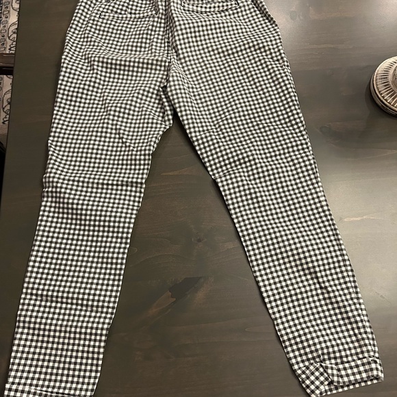 D. Jeans black and white checkered pants - Picture 7 of 10